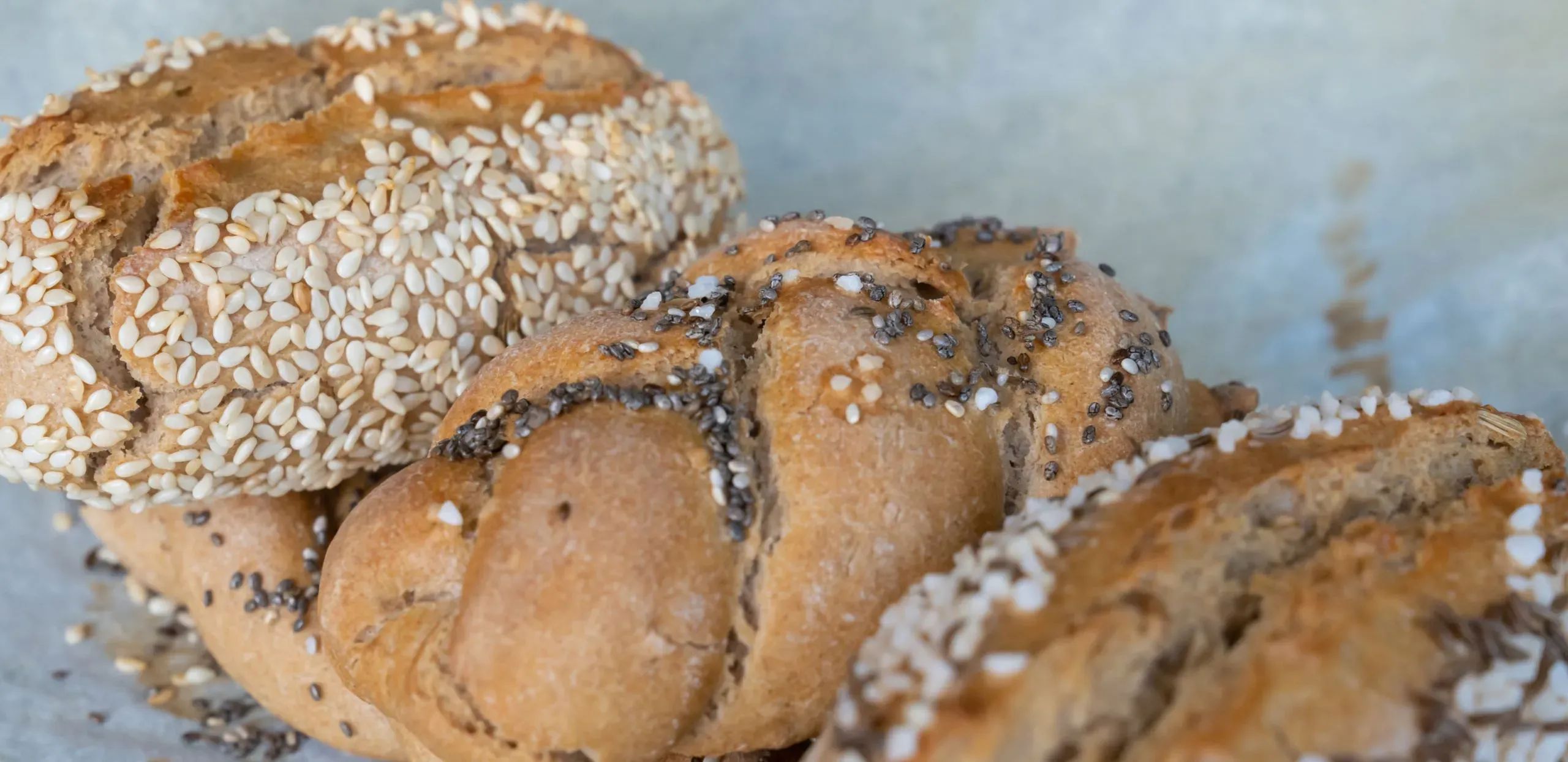 Sesambrötchen mit Sauerteig