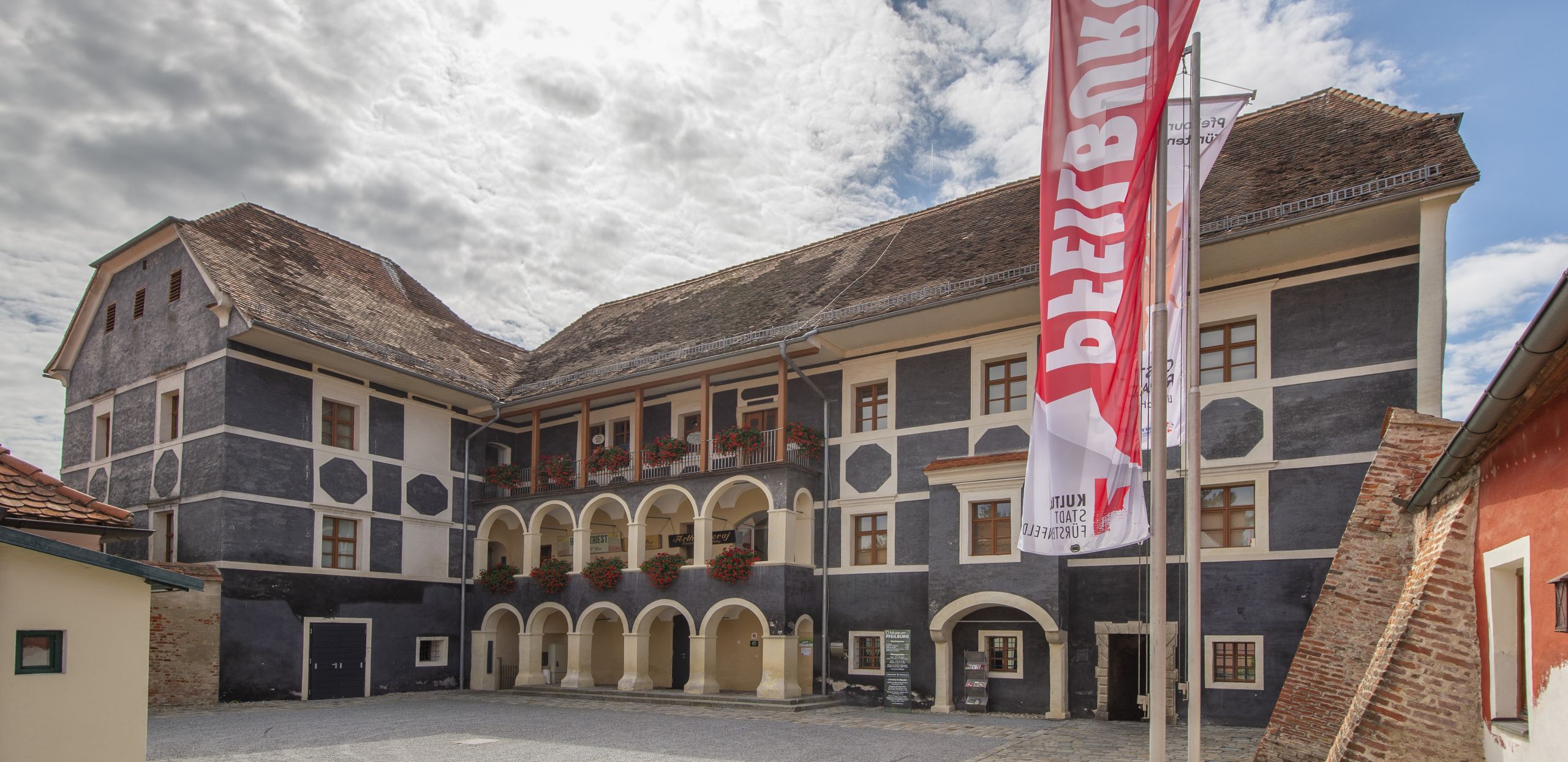 Fotos Pfeilburg Fürstenfeld Schlösserstrasse @Franz Suppan (6)