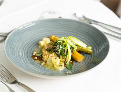Hirsotto mit Safran und Duett vom Spargel