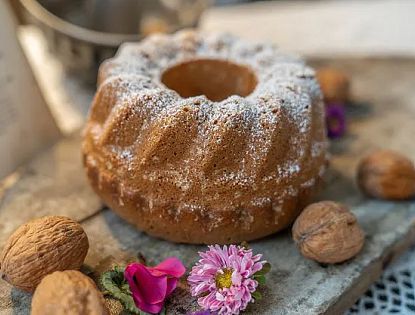 Apfel Nussgugelhupf mit Haselnussöl