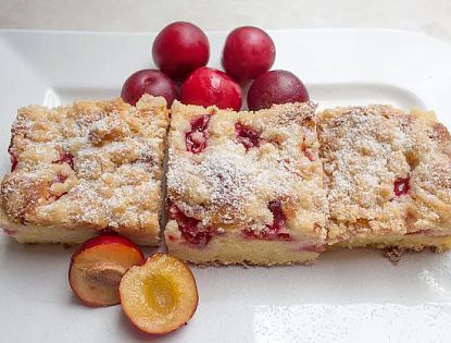 Eierlikör-Streuselkuchen mit Kriecherl