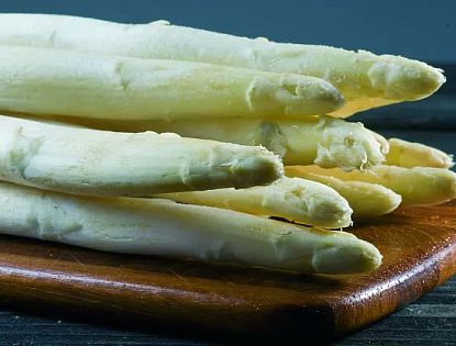 Spargelhühnerbrust mit geschmortem Spargel